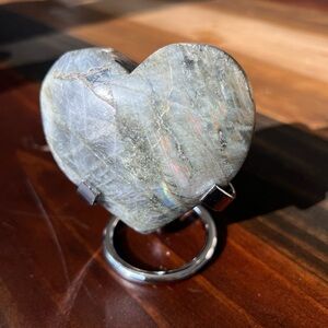 ✨Labradorite Heart Shaped With Stand✨